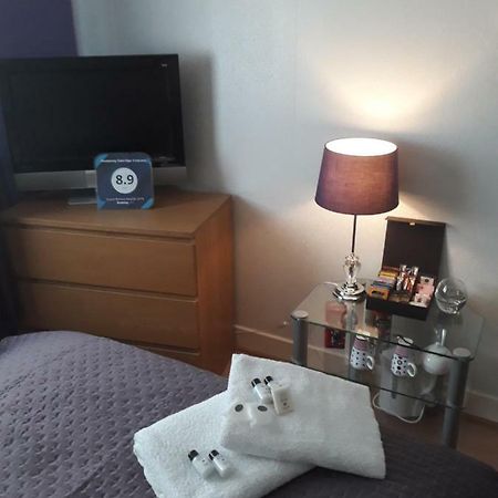 بيزلي Homestay Oakridge Crescent المظهر الخارجي الصورة